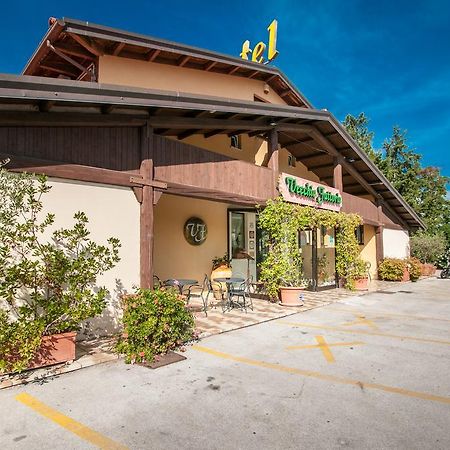 La Vecchia Fattoria Hotel โลเรโต ภายนอก รูปภาพ
