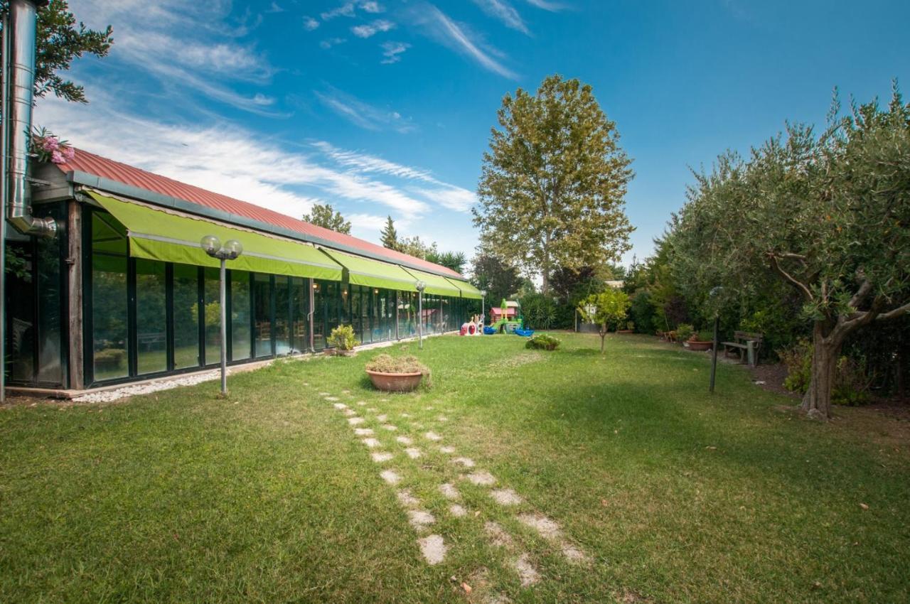 La Vecchia Fattoria Hotel โลเรโต ภายนอก รูปภาพ
