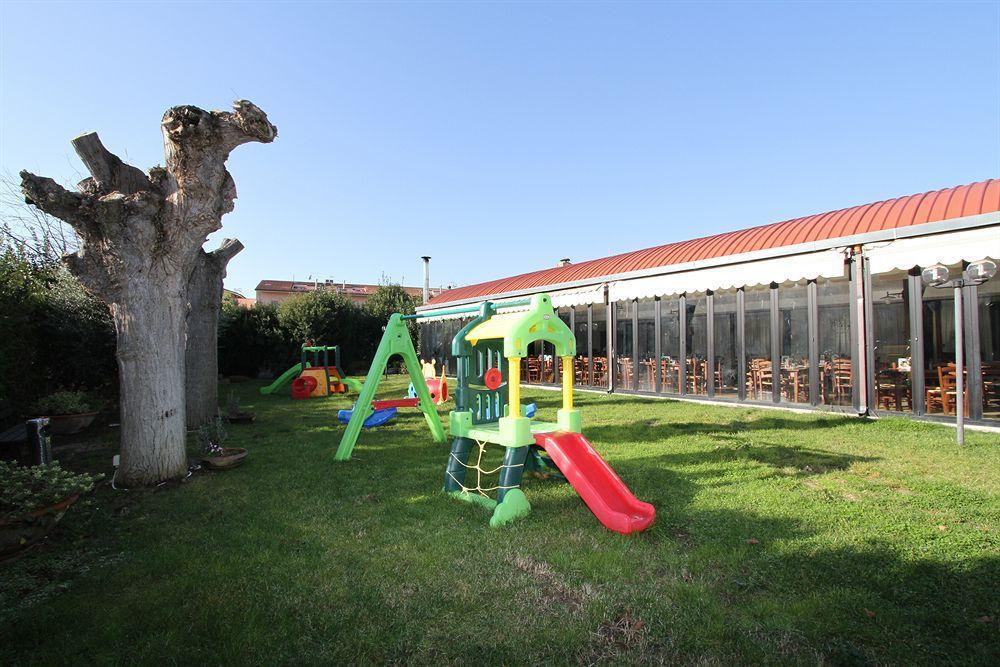 La Vecchia Fattoria Hotel โลเรโต ภายนอก รูปภาพ