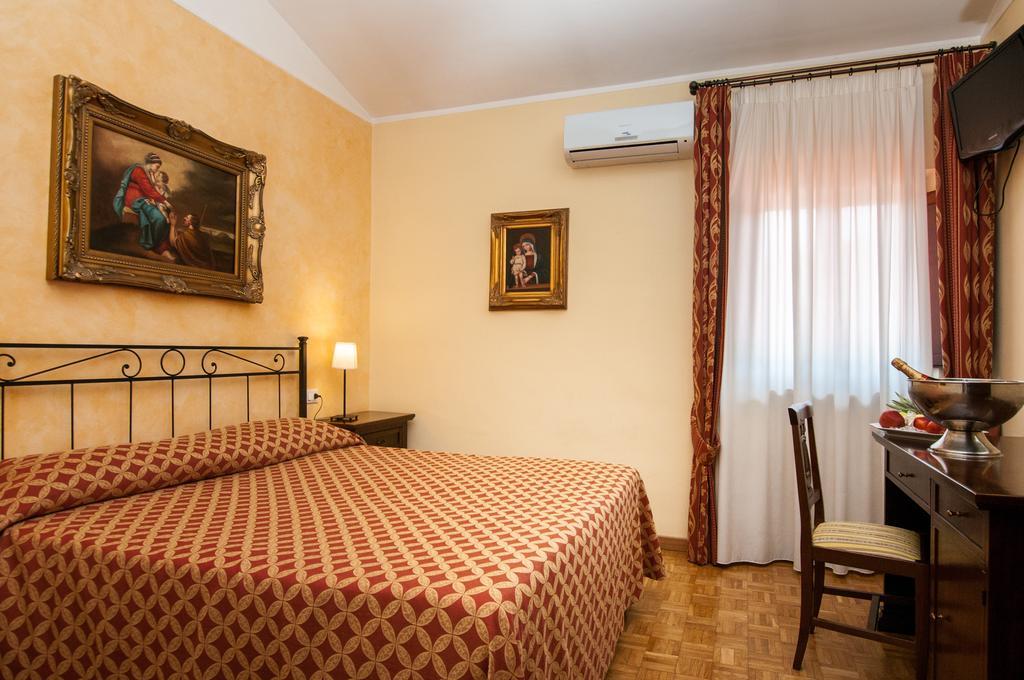 La Vecchia Fattoria Hotel โลเรโต ภายนอก รูปภาพ