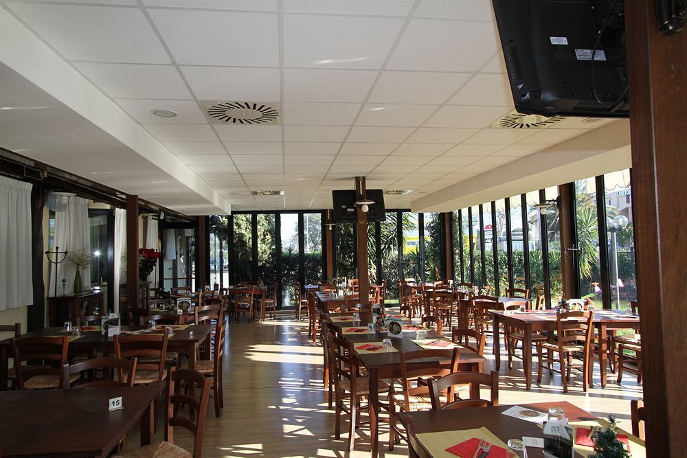 La Vecchia Fattoria Hotel โลเรโต ภายนอก รูปภาพ
