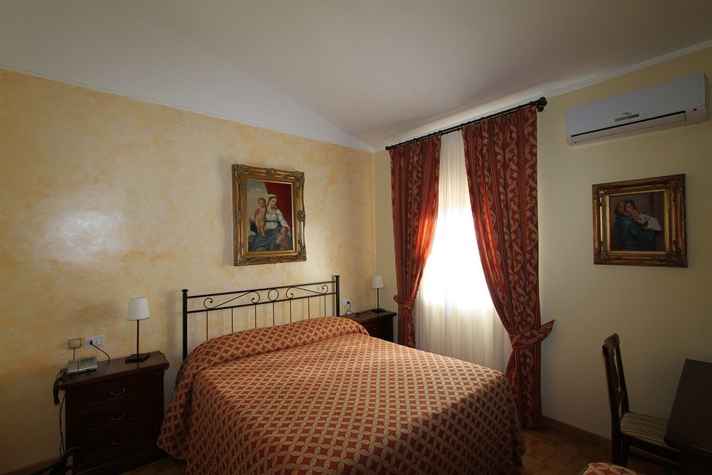 La Vecchia Fattoria Hotel โลเรโต ภายนอก รูปภาพ
